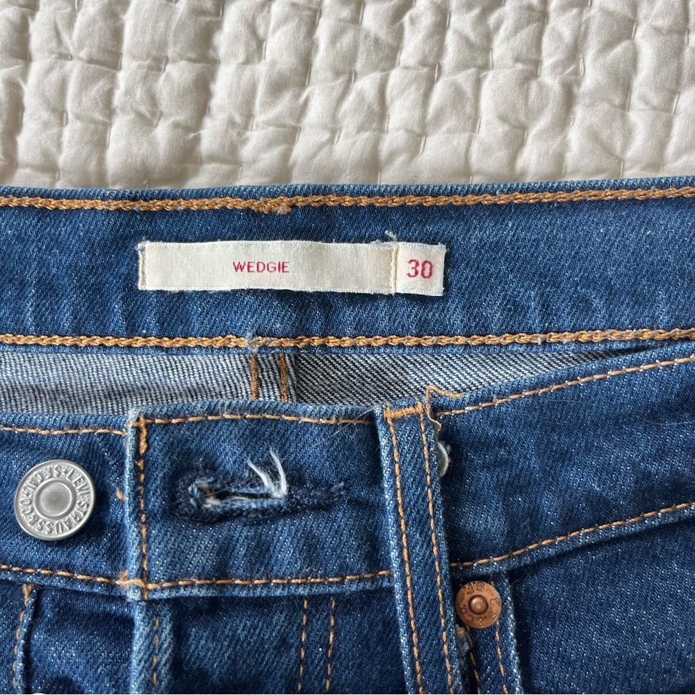 Levi's Blue Straight Leg Jeans Wedgie Classic Denim - Picture 2 of 5